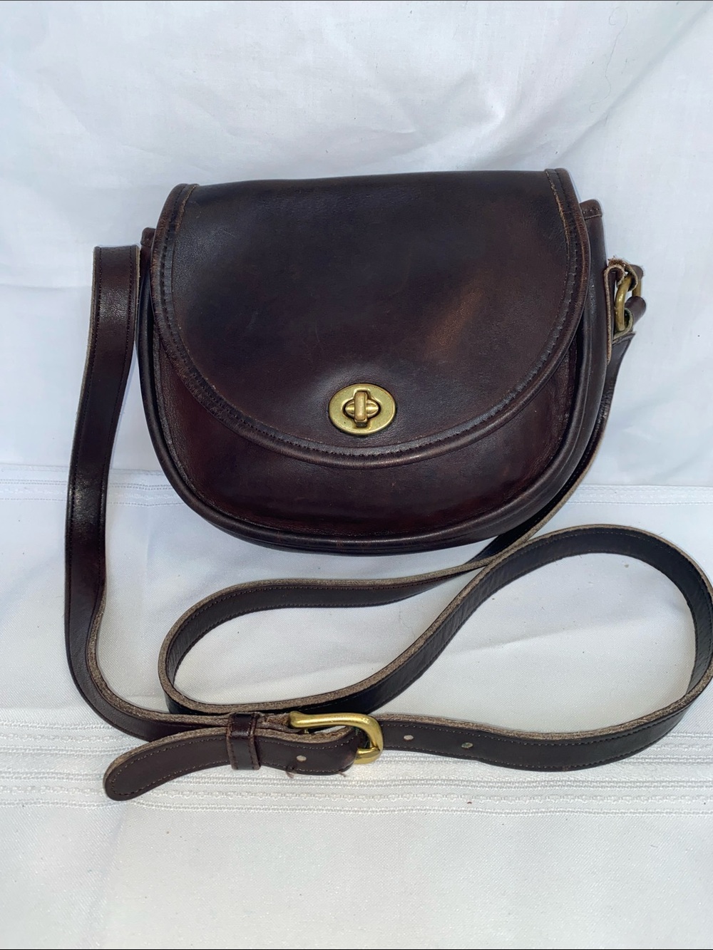 Vintage Coach 9981 Watson Brown Leather Crossbody Saddle Bag Brass Turn-Lock